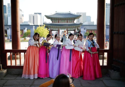 दक्षिण कोरिया घुम्ने पर्यटक दोब्बर बढे , एसियाली युवतीको व्यापक आकर्षण