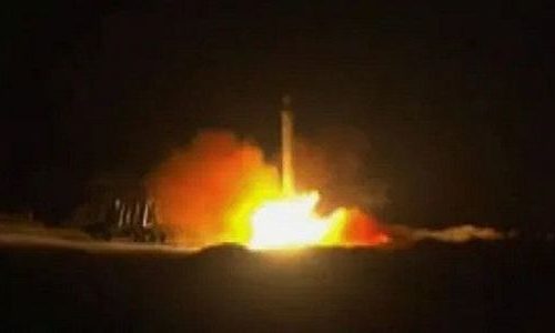 इरानद्धारा छोटो दूरीका सोह्र ब्यालेस्टिक मिसाइल प्रक्षेपण