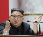 उत्तर कोरियाली नेता  किमले गरे मजदूरलाई सम्मान