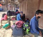 ३ दिन देखि काठमाडौबाट पैदल हिडेर आएका मजुदरलाई पत्रकार महासंघ र उवासंघले गर्यो उद्दार !