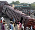 पाकिस्तानमा बस र ट्रेन जुध्दा २० जना सिख तिर्थयात्रीको मृत्यु
