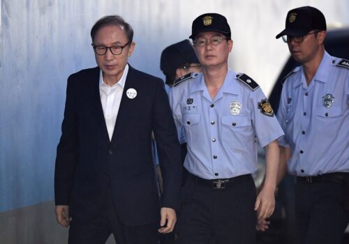 दक्षिण कोरियाली पूर्व राष्ट्रपतिलाई १७ बर्ष जेल सजाय