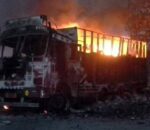 अज्ञात समूहले भारतमा गरे ट्रकमा आगजनी, पाँचको मृत्यु