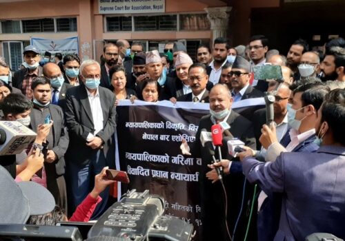 प्रधानन्यायाधीश जबराविरुद्ध नेपाल बार, आज सर्वोच्च प्रवेशमै रोक लगाइने